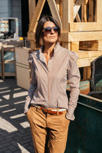 Carica l'immagine nel visualizzatore di Gallery, Camicia su misura Donna Queen, collo e polsi a rouche, tessuto bastoncino classico - CIFRE Sartoria