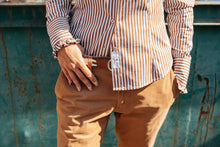 Carica l'immagine nel visualizzatore di Gallery, Camicia su misura Donna Queen, collo e polsi a rouche, tessuto bastoncino classico - CIFRE Sartoria